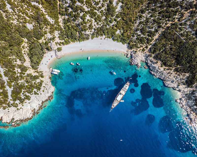 Blue Cave Cres - Lubenice Beach